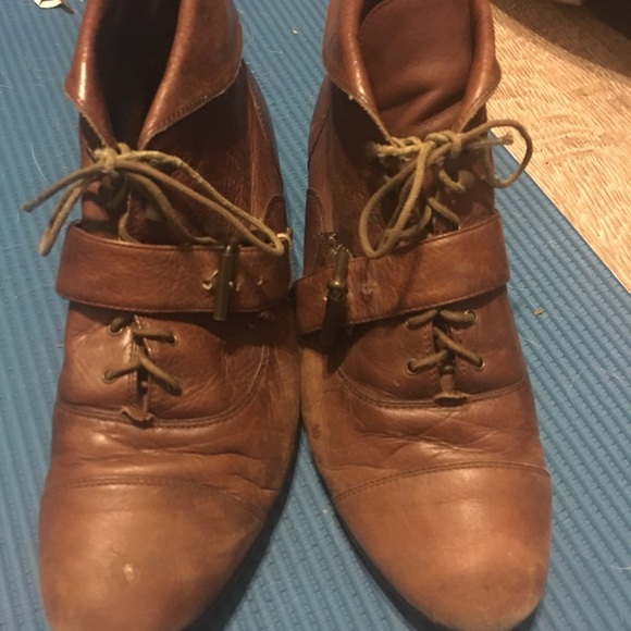 Very loved dolce vita booties - Picture 2 of 8